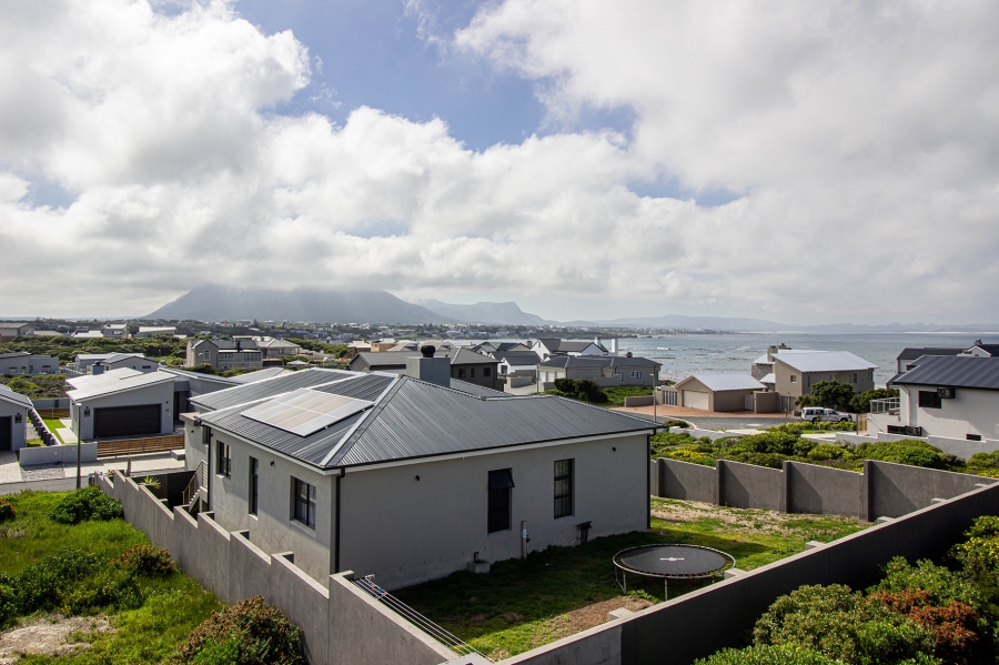 6 Bedroom Property for Sale in Kleinbaai Western Cape